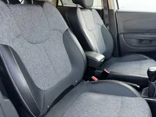 Foto 16 van Renault Captur 0.9 TCe Intens Airco/ECC,Navigatie,Camera