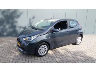 Toyota Aygo 1.0 VVT-i x-play//CAMERA//NAVI