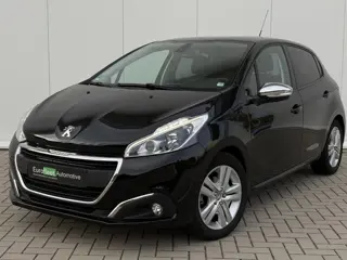 Foto 12 van Peugeot 208 1.2 PureTech Signature  | extreem lage km stand | stoelverwarming | carplay | Heel netje