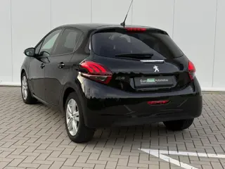 Foto 16 van Peugeot 208 1.2 PureTech Signature  | extreem lage km stand | stoelverwarming | carplay | Heel netje