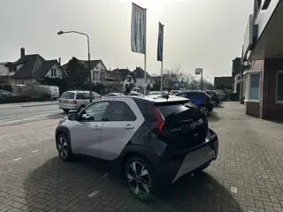 Foto 18 van Toyota Aygo X Hybrid 115 pulse + easy pack stoelverwarming / keyless start / parkeersensoren voor +