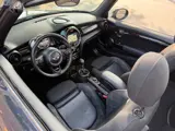 Foto 28 van Mini Cabrio 2.0 Cooper S Chili Serious Business JCW|Nieuwstaat