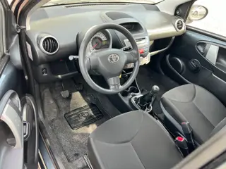Foto 18 van Toyota Aygo 1.0 VVT-i Comfort - Airco - elektr ramen - 5Drs