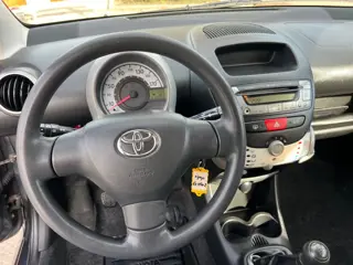 Foto 20 van Toyota Aygo 1.0 VVT-i Comfort - Airco - elektr ramen - 5Drs