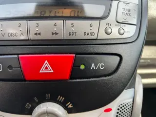 Foto 11 van Toyota Aygo 1.0 VVT-i Comfort - Airco - elektr ramen - 5Drs