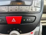 Foto 21 van Toyota Aygo 1.0 VVT-i Comfort - Airco - elektr ramen - 5Drs