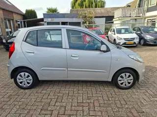 Foto 18 van HYUNDAI I10 1.1 i-Drive Cool RADIO CD/AIRCO/CENTR.VERGR/ELEC.RAMEN VOOR