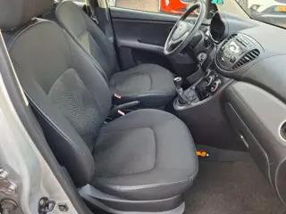 Foto 19 van HYUNDAI I10 1.1 i-Drive Cool RADIO CD/AIRCO/CENTR.VERGR/ELEC.RAMEN VOOR