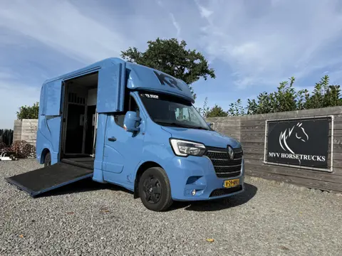 Renault Master | HORSETRUCK | KRISMAR | STALLION 3XL | 2021 | HENGST | 29.500KM | AUTOMATIC | 3-SEAT