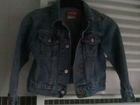 I.z.g.s. DIESEL spijkerjackje, mt 104