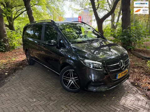 Mercedes-Benz V-KLASSE 300d Lang Exclusive | AMG pakket | dubbele cabine | burmester | trekhaak |