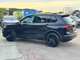 Foto 27 van Volkswagen Tiguan 1.4 TSI eHybrid R-Line Business+ | Black style | IQ Light | Stoel-stuur verw | Cam
