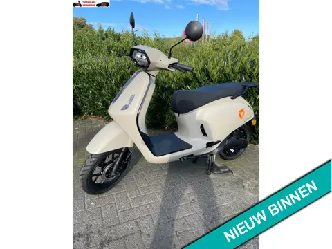 Yadea Owin 25-45km Electrische Scooter NIEUW STIJLVOL BETAAL