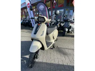 Foto 12 van Yadea Owin 25-45km Electrische Scooter NIEUW STIJLVOL BETAAL