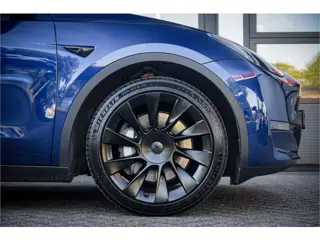 Foto 17 van Tesla Model Y Long Rang Dual Motor AWD 75 kWh Enhanced Autopilot