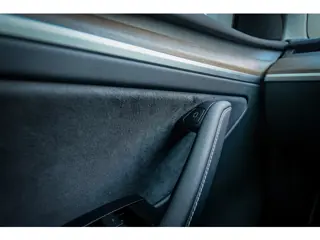 Foto 13 van Tesla Model Y Long Rang Dual Motor AWD 75 kWh Enhanced Autopilot