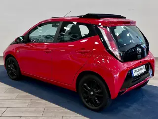 Foto 13 van Toyota Aygo 1.0 VVT-i X-Sport Cabrio | Lage km-stand | Open dak / Camera / Multimedia /