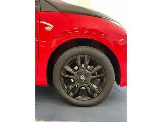 Foto 19 van Toyota Aygo 1.0 VVT-i X-Sport Cabrio | Lage km-stand | Open dak / Camera / Multimedia /