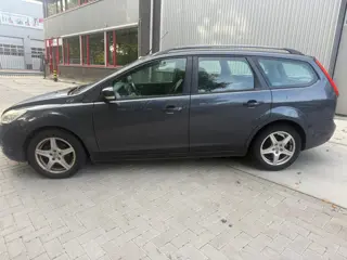 Foto 17 van Ford Focus Wagon 1.6 Titanium