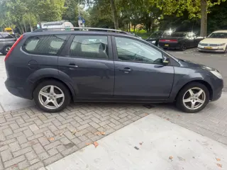 Foto 16 van Ford Focus Wagon 1.6 Titanium