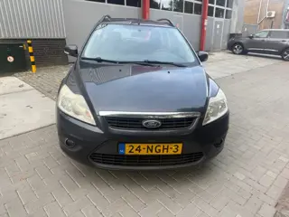 Foto 14 van Ford Focus Wagon 1.6 Titanium