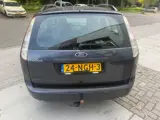 Foto 23 van Ford Focus Wagon 1.6 Titanium