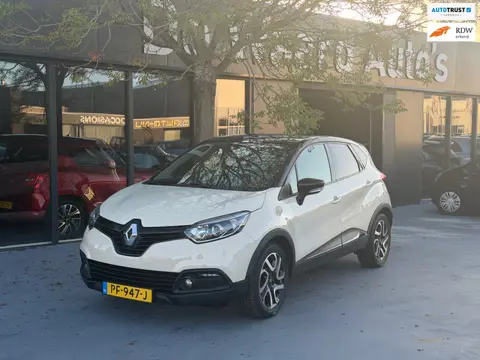 Renault Captur 1.2 TCe Helly Hansen/automaat/airco/cruise/ Trekhaak/camra/PDC achter/Dealer onderhou