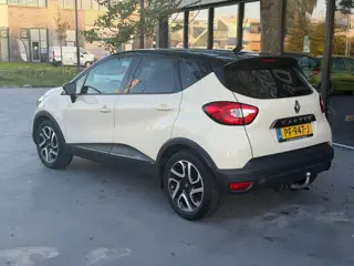 Foto 15 van Renault Captur 1.2 TCe Helly Hansen/automaat/airco/cruise/ Trekhaak/camra/PDC achter/Dealer onderhou