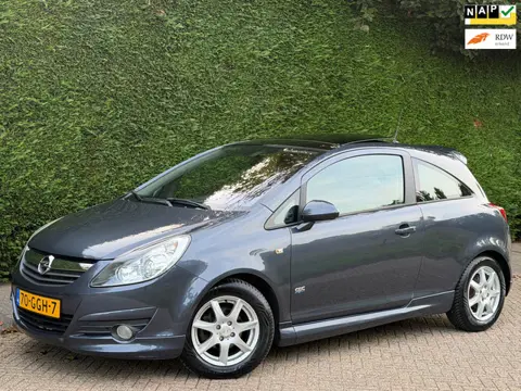 Opel Corsa 1.4-16V Executive RIJDT NIEUW!/PANO/1E EIGENAAR