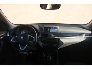 Foto 15 van BMW X1 sDrive18i 140pk Aut. Executive Edition - Navigatiesysteem - Achteruitrijcamera - Cruise contr