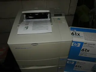 HP Laserjet 4100 dtn + 2 hp cartridges