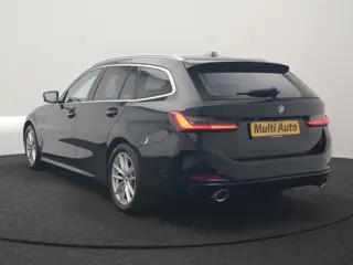 Foto 11 van BMW 3 Serie Touring 320e Luxury Line Facelift PHEV Dealer O.H. | Trekhaak Af Fabriek | Panodak | Hea