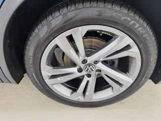 Foto 20 van Volkswagen Tiguan 1.5 TSI 3X R-Line Business+Led+Navigatie+Camera+Assist/winter-Pakket = RIJKLAAR !!