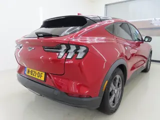 Foto 14 van Ford Mustang Mach-E RWD 75 kWh | SOH 92% | Trekhaak | 360 Camera | CarPlay | Bang en Olufsen | Stoel