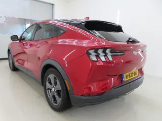 Foto 15 van Ford Mustang Mach-E RWD 75 kWh | SOH 92% | Trekhaak | 360 Camera | CarPlay | Bang en Olufsen | Stoel
