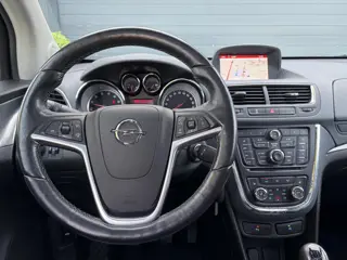 Foto 19 van Opel Mokka 1.4 T Cosmo ✓1e Eigenaar✓Pano✓Camera✓Navi✓Leder✓Stoelverwarming✓Leder✓Trekhaak✓Dealer Ond