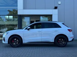 Foto 13 van Audi Q3 45 TFSI e S edition * Camera * Matrix Led * Carplay