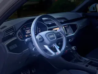 Foto 15 van Audi Q3 45 TFSI e S edition * Camera * Matrix Led * Carplay