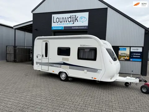 HOBBY De Luxe 440 SF ’11 (Mover, Vastbed 210cm)