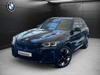 BMW iX3 M-SPORT 80 kWh (210kW/286pk) ** LED, LEDER, PANO, TREKH, VERW. STUUR, 20-inch LMV ** 1e EIG 
