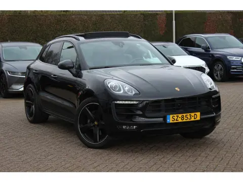 Porsche Macan 2.0 / Panoramadak / Camera / Luchtvering / Sportdesign+Chrono / 21'' / Adaptieve stoel