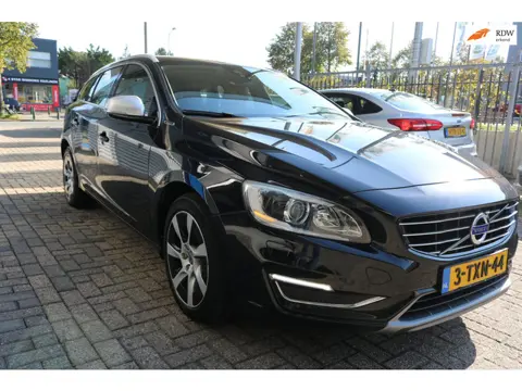 Volvo V60 2.4 D6 AWD Plug-In Hybrid Summum