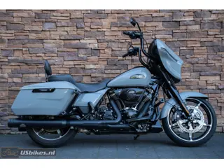 Harley-Davidson FLHX Street Glide 117 M8 Jekill Hyde