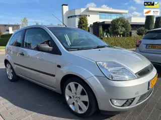 Ford Fiesta 1.3 airco nieuwe a.p.k 10-2027 elek, pakket sportvelgen.