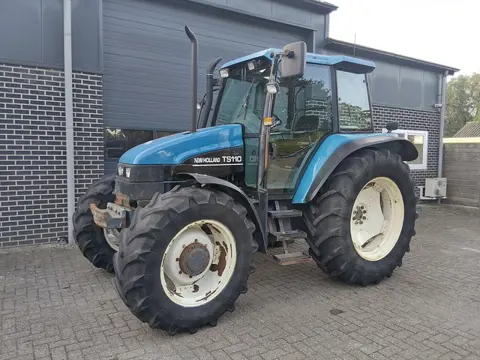 New Holland TS 110