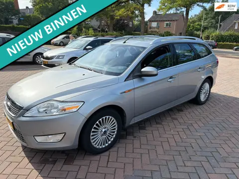 Ford Mondeo Wagon 2.0-16V Limited NETTE AUTO RIJDT EN SCHAKELT GOED