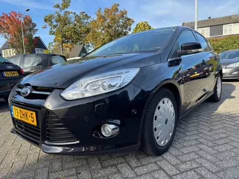 Ford Focus 1.0 EcoBoost Titanium 125pk,Apk 15/11/27,Airco,Cruise,Navi,Leder