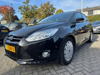 Ford Focus 1.0 EcoBoost Titanium 125pk,Apk 15/11/27,Airco,Cruise,Navi,Leder