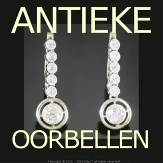 Adin Antwerpen Belgie verkoopt Art-nouveau oorbellen.