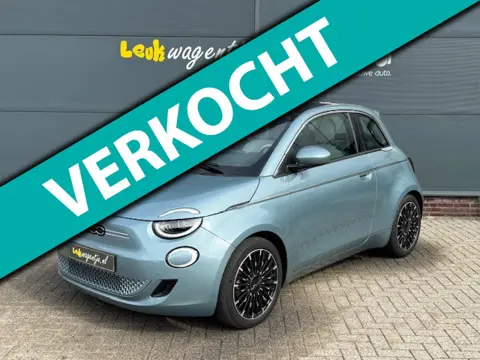 Fiat 500 e 3+1 La Prima 42 kWh *extra deur *camera *carplay *VERKOCHT*